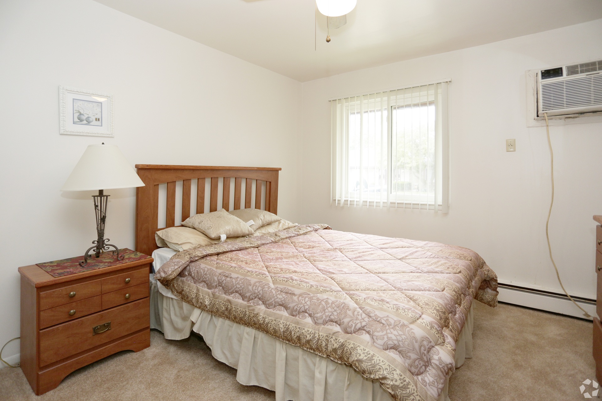 Goldentree Apartments second bedroom in Portage Michigan
