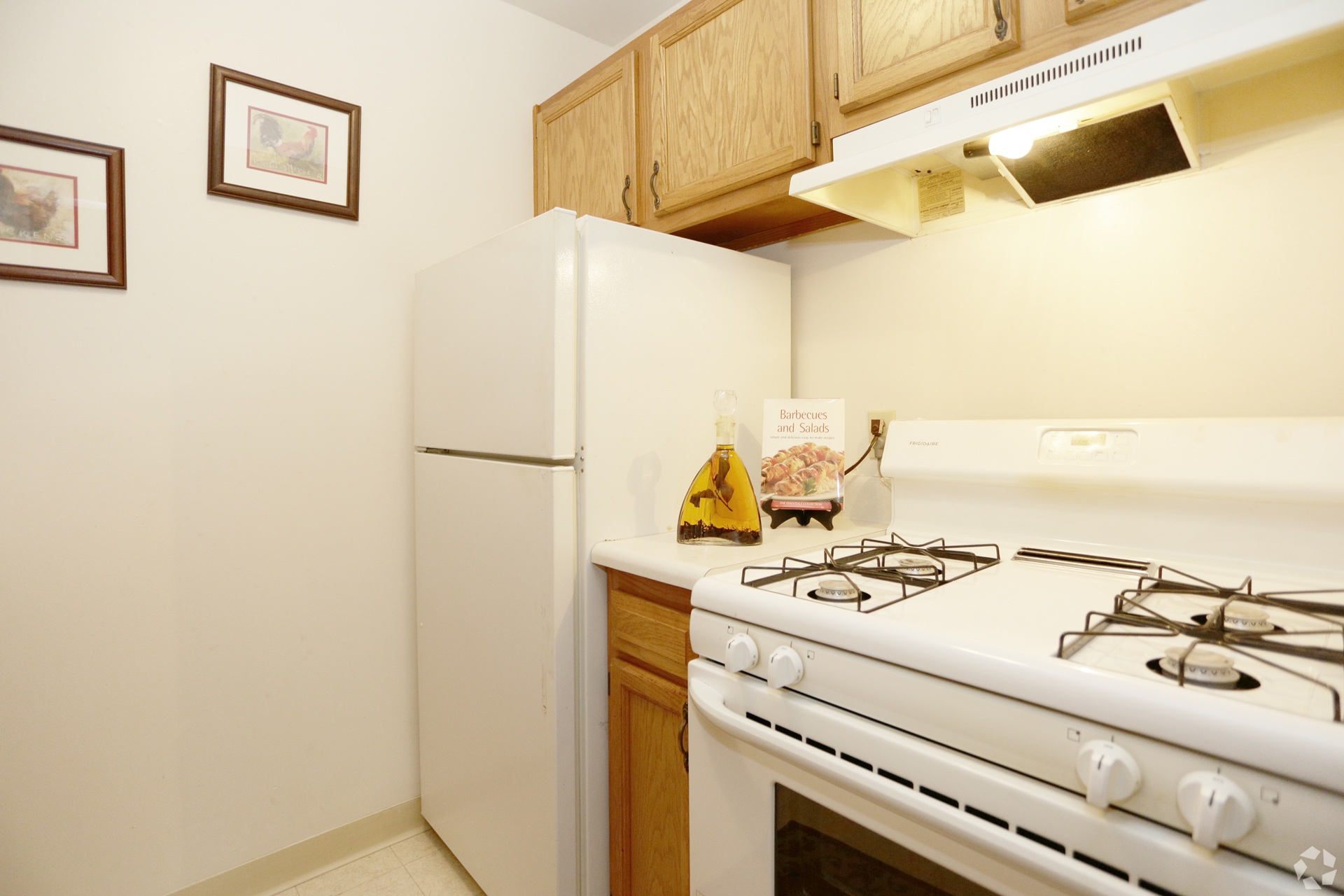 Goldentree Apartments kitchen in Portage Michigan