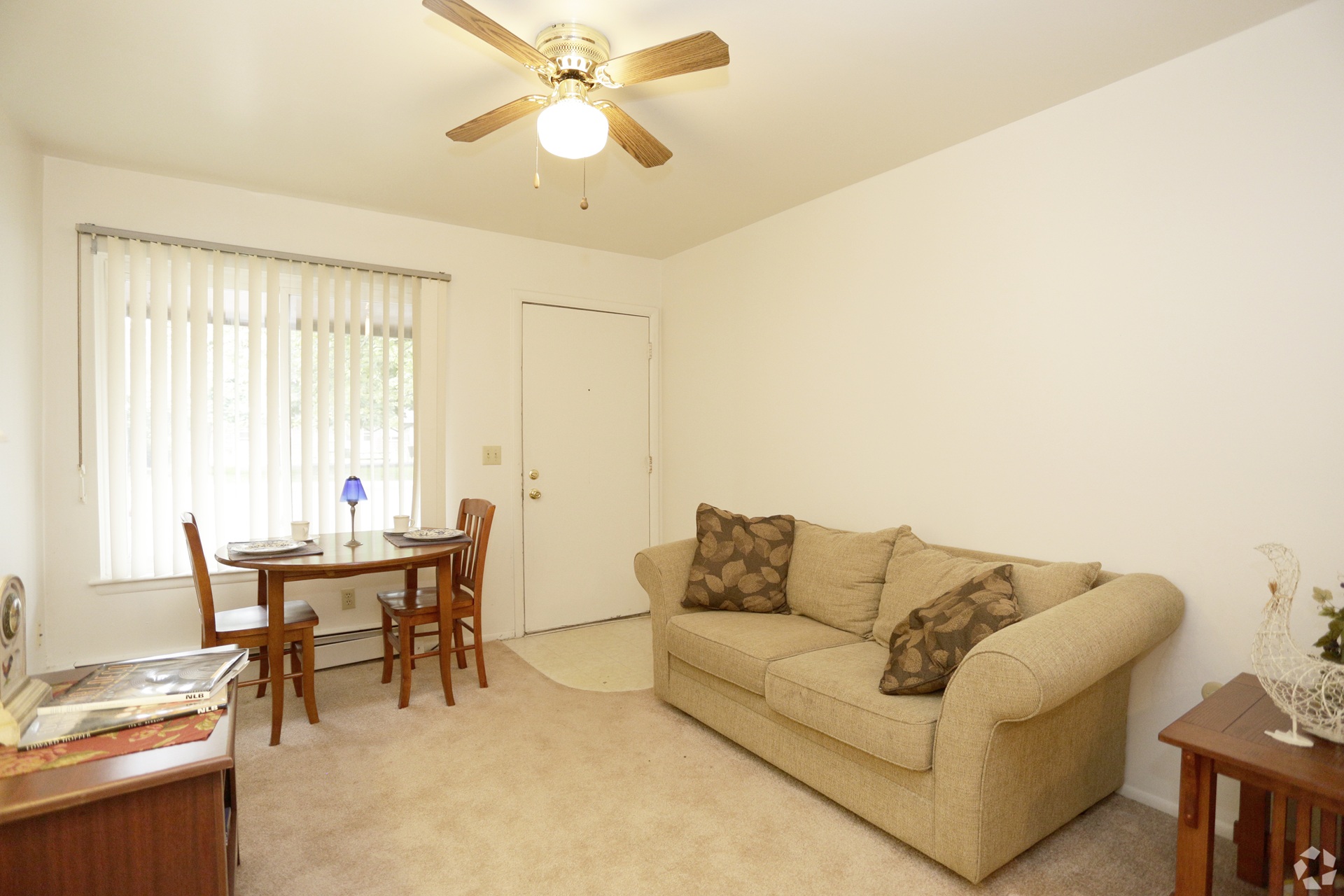 Goldentree Apartments living room in Portage Michigan