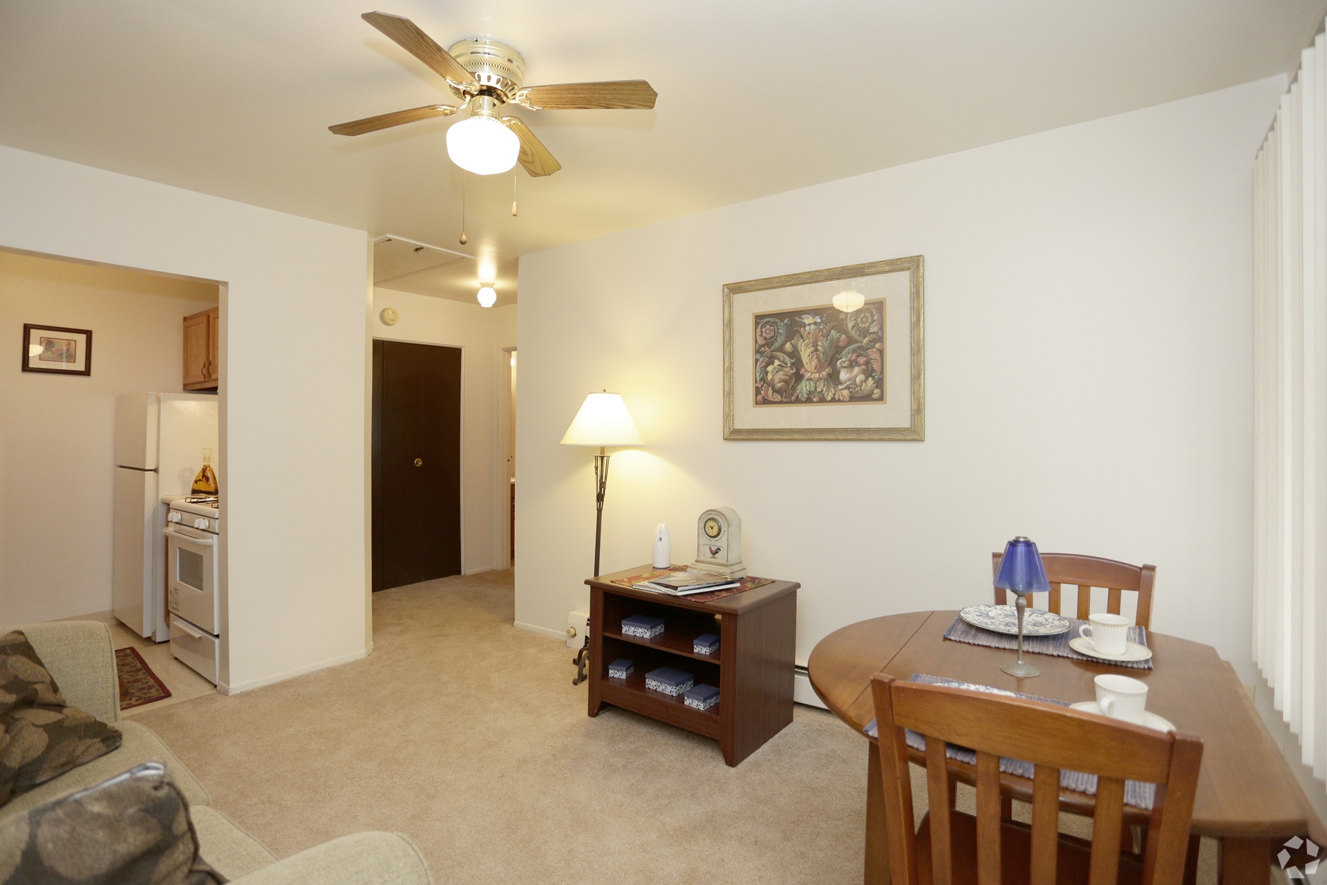 Goldentree Apartments living room in Portage Michigan