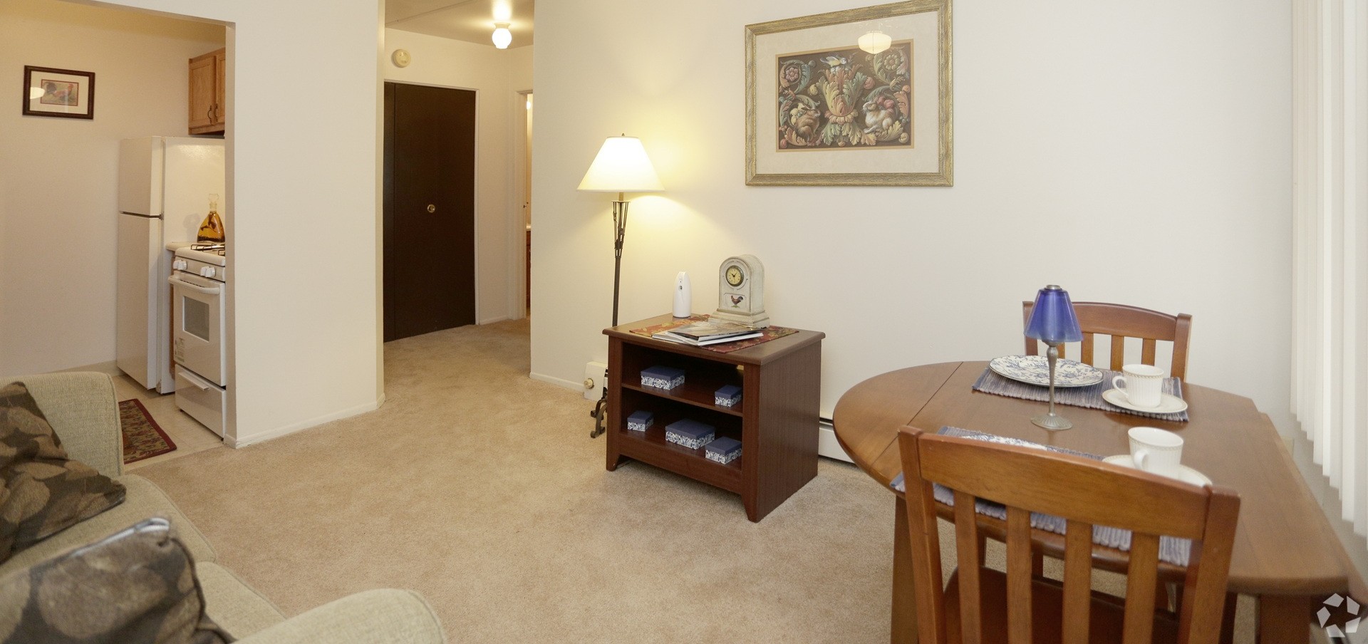 Goldentree Apartments Livingroom View